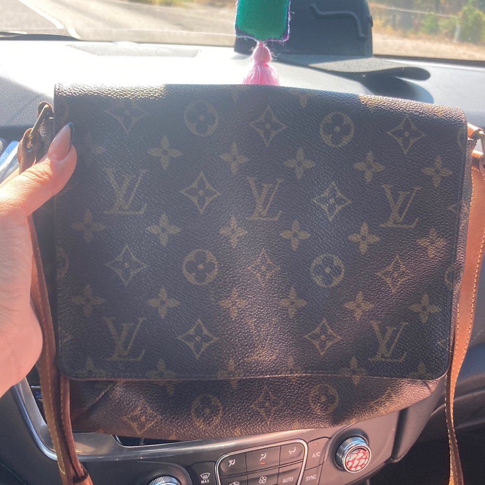 Louis Vuitton Monogram purse